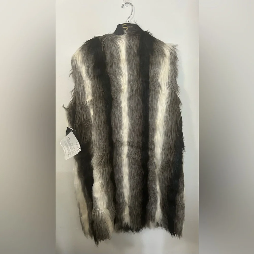 Serena Williams Signature Faux Fur Vest - Picture 4 of 7
